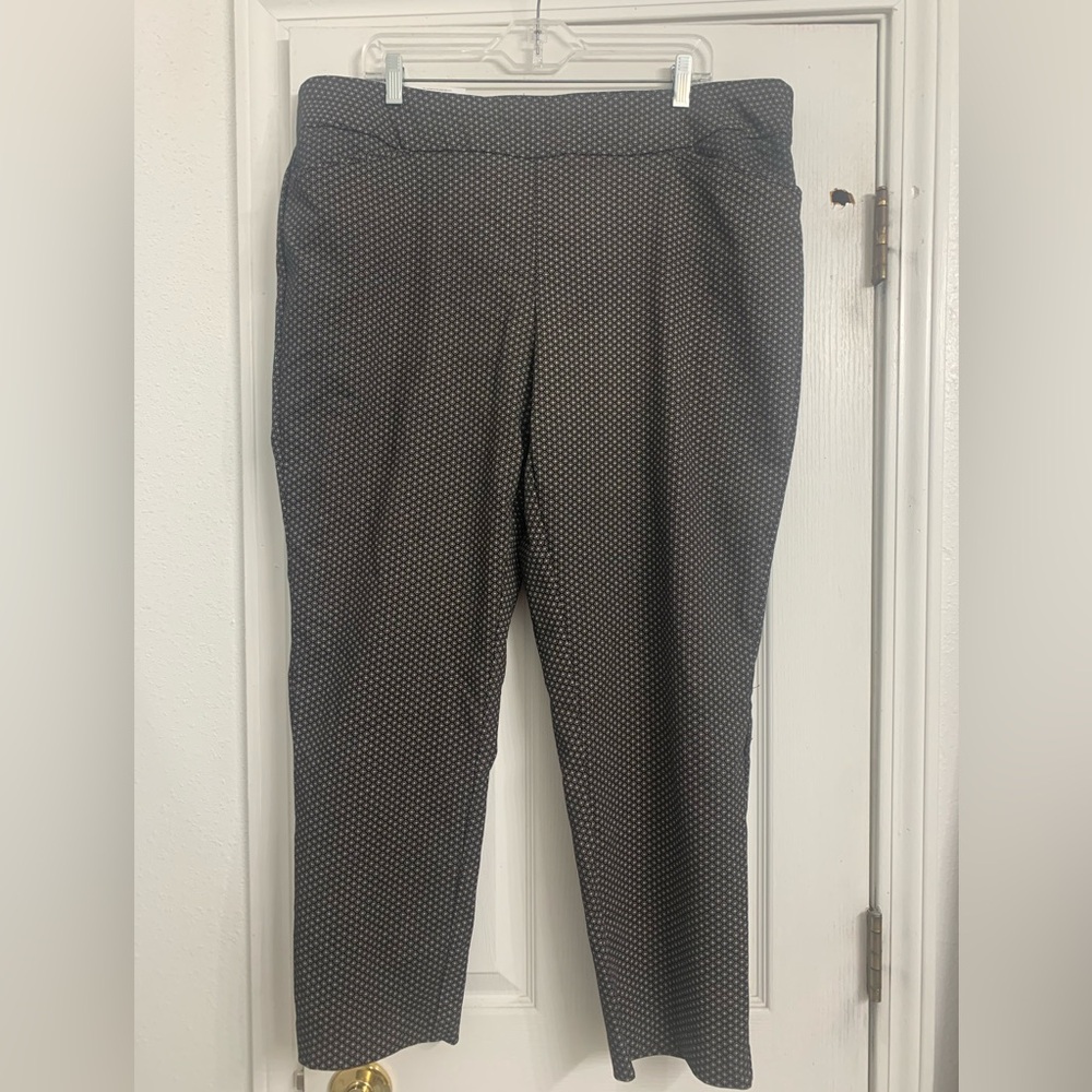 NWT Black and White Women's Pants 18